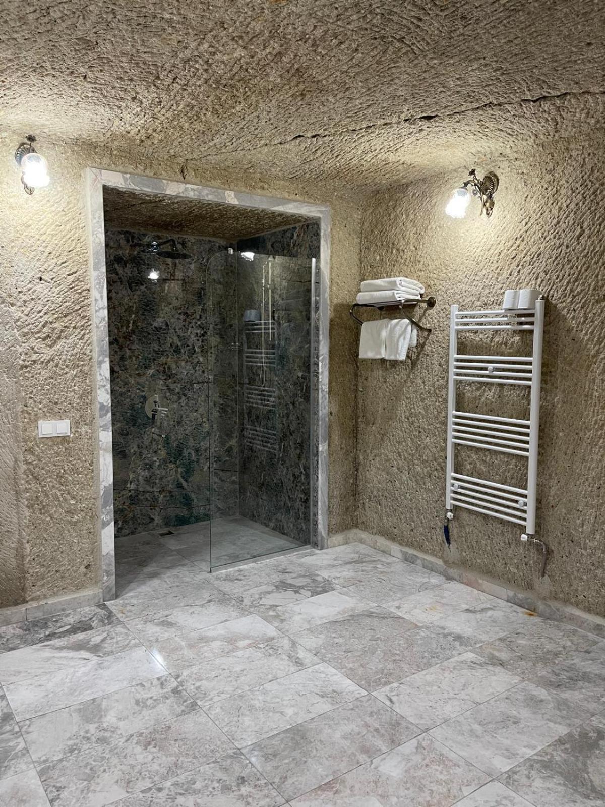 Cappadocia Empire Cave Hotel Göreme Ngoại thất bức ảnh